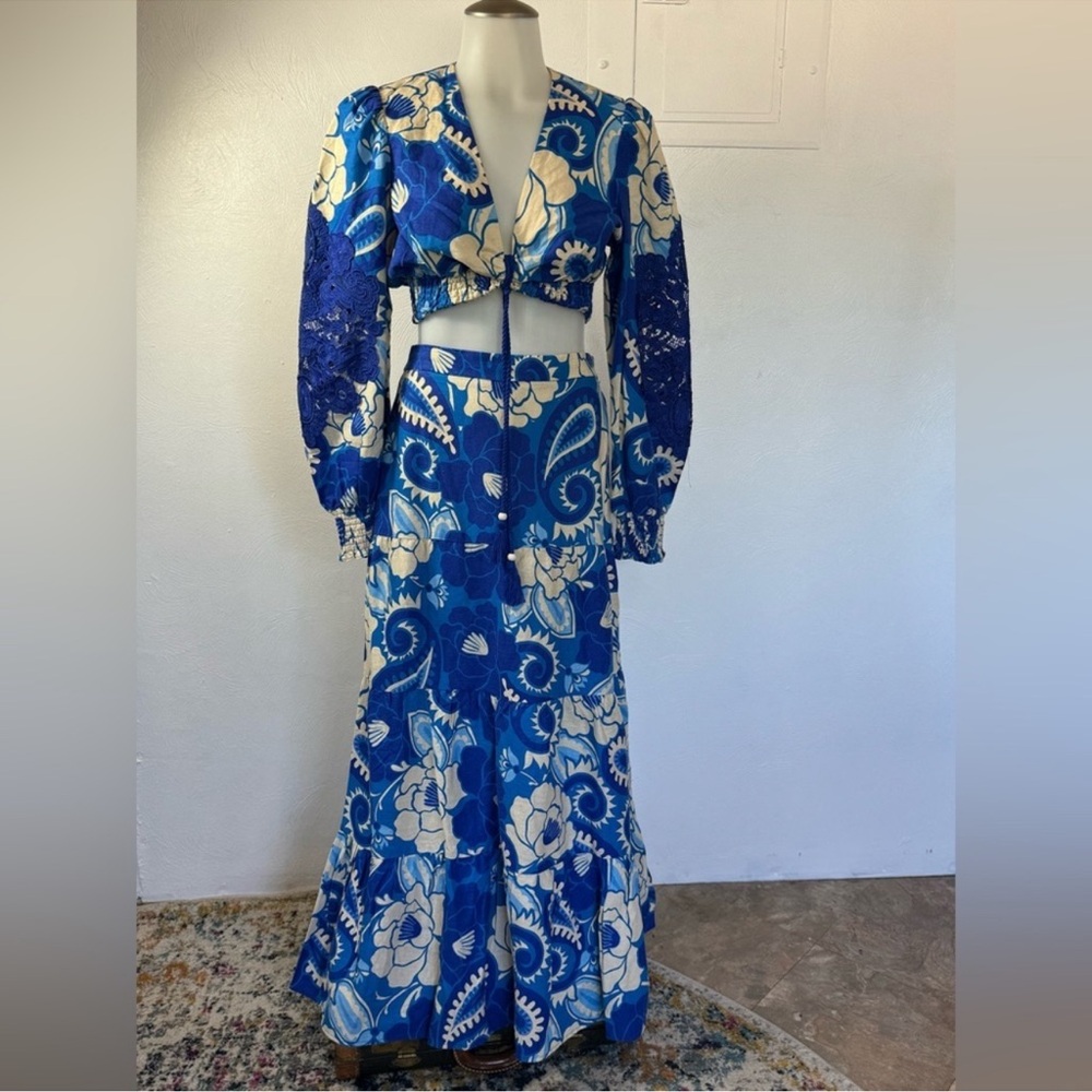House of Harlow 1960 Linen Set